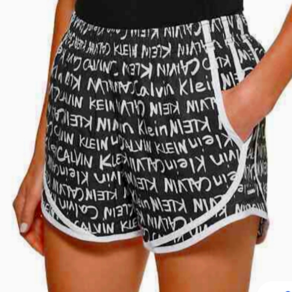 💕 Plus size Calvin Klein shorts